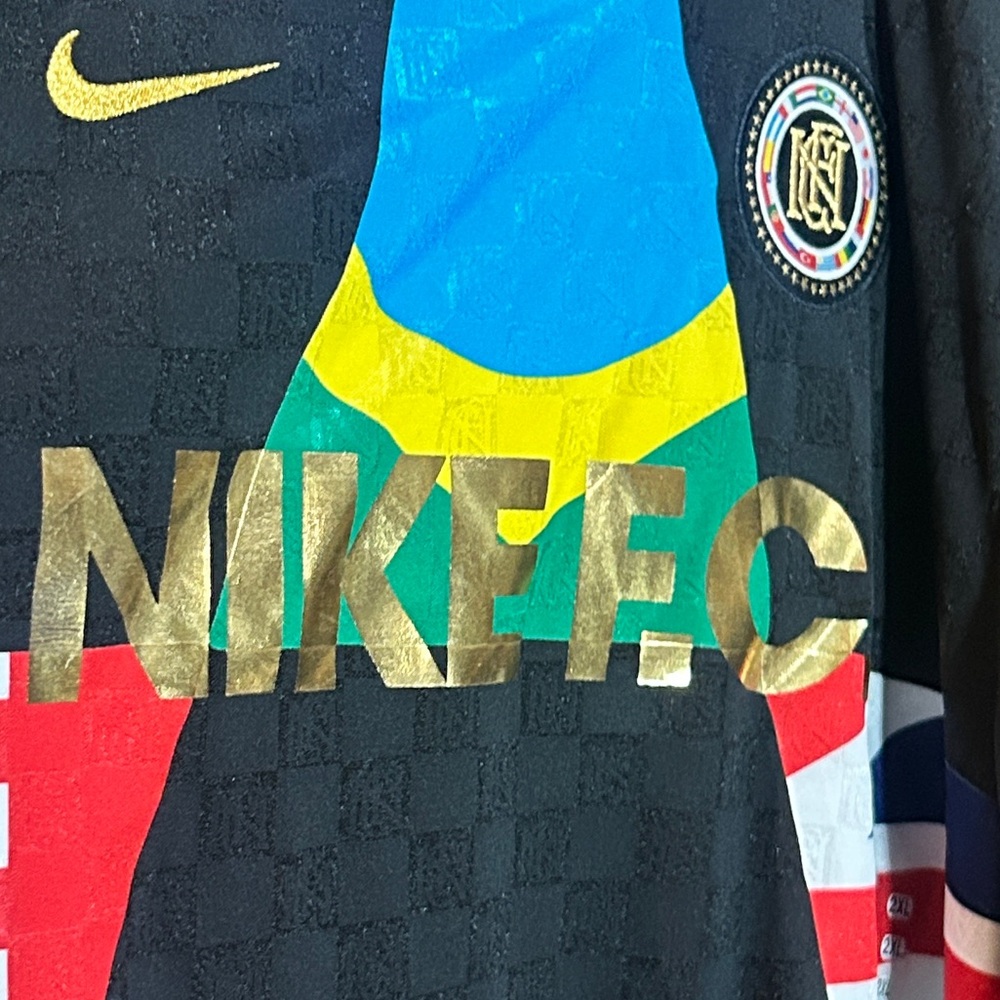 Nike F.C. World Flags Soccer Jersey Tee Black Men’s XXL NWT Global Crest